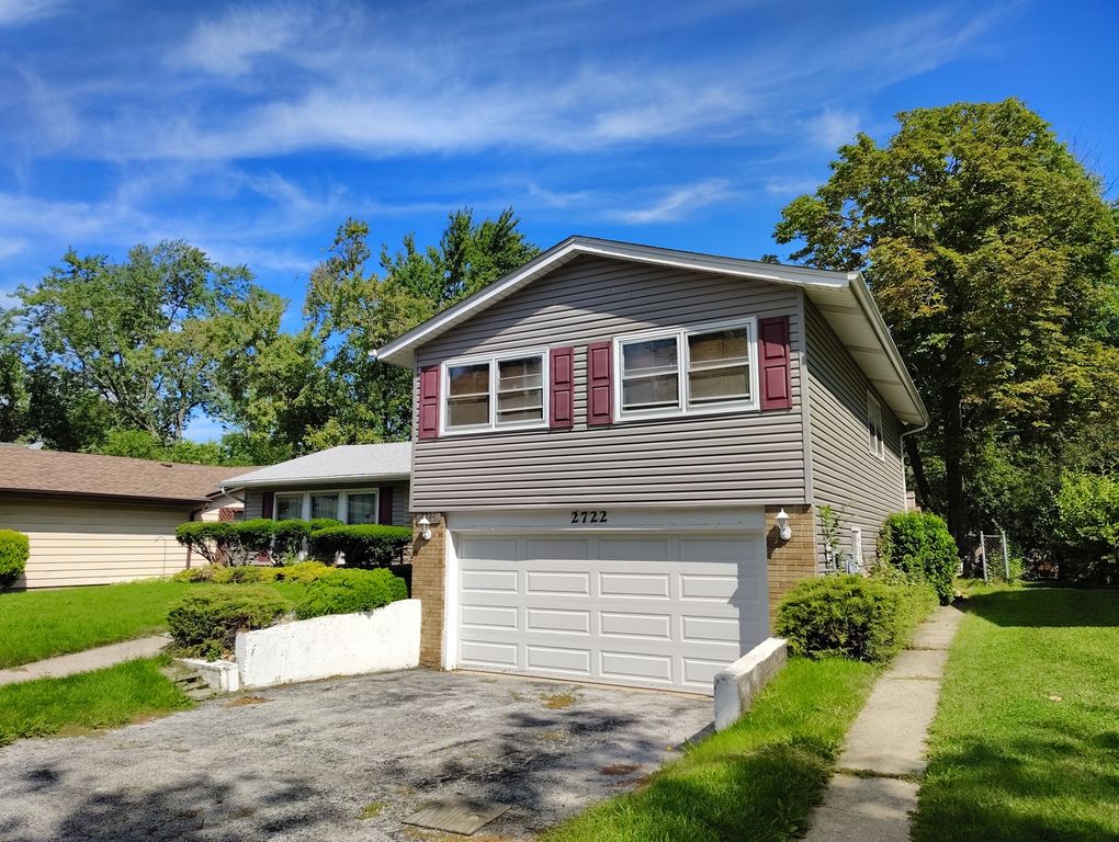 2722 Cherrywood Lane, Hazel Crest, IL 60429