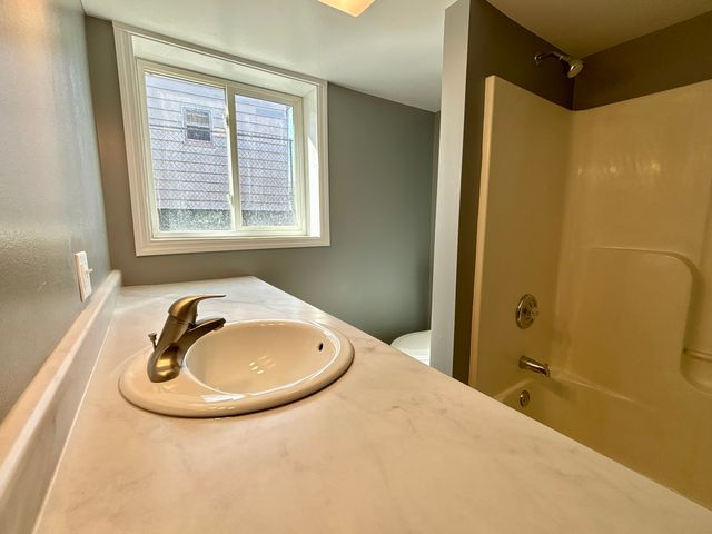 702 4th Avenue, Ottawa, IL 61350