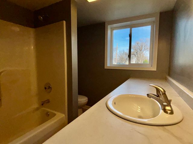 702 4th Avenue, Ottawa, IL 61350