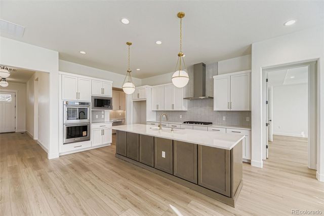 9046 S Shawnee Court, Aurora, CO 80016