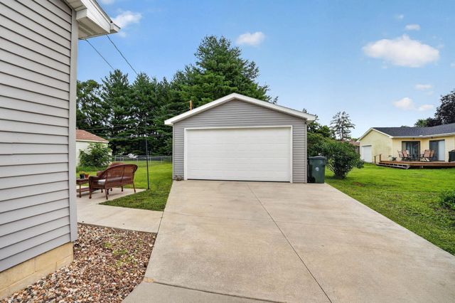 1239 Wren Road, Waterloo, IA 50701