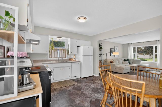 1239 Wren Road, Waterloo, IA 50701