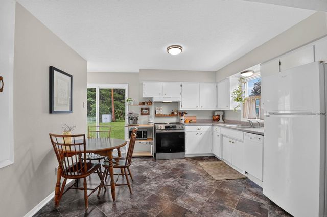 1239 Wren Road, Waterloo, IA 50701
