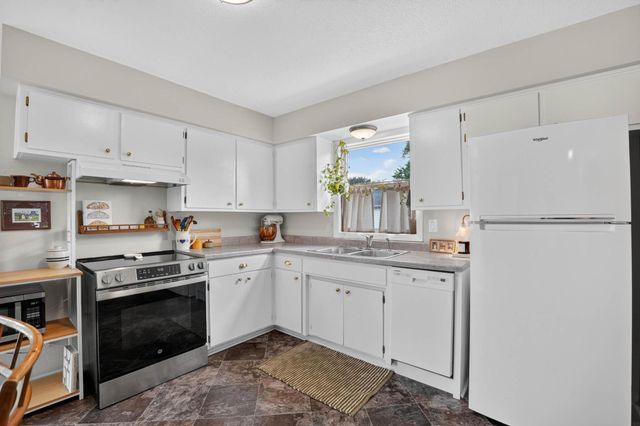 1239 Wren Road, Waterloo, IA 50701