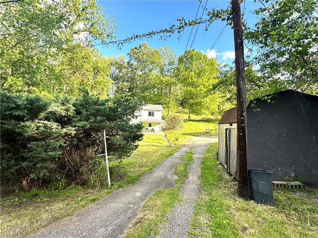 572 Alberts Dr, Monessen, PA 15062
