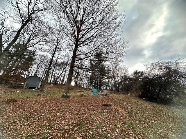 572 Alberts Dr, Monessen, PA 15062