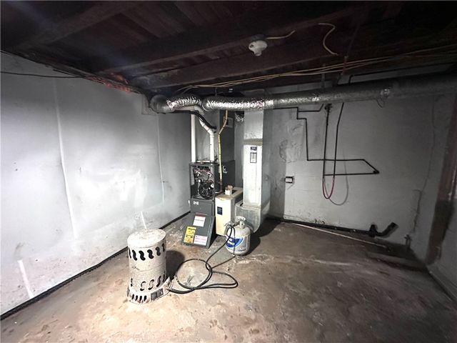 572 Alberts Dr, Monessen, PA 15062
