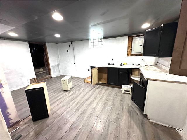 572 Alberts Dr, Monessen, PA 15062
