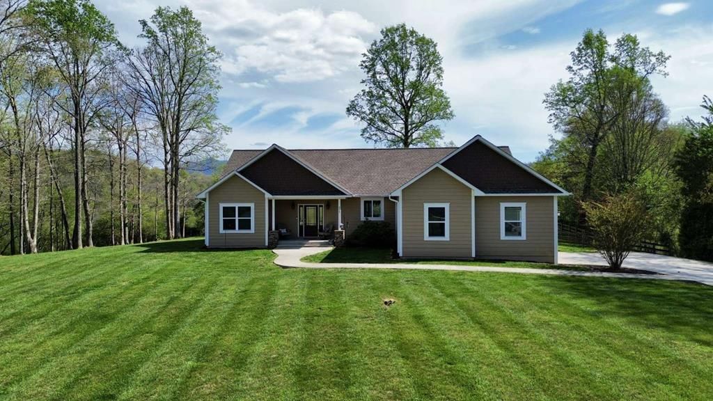 373 New Forest Road, Young Harris, GA 30582