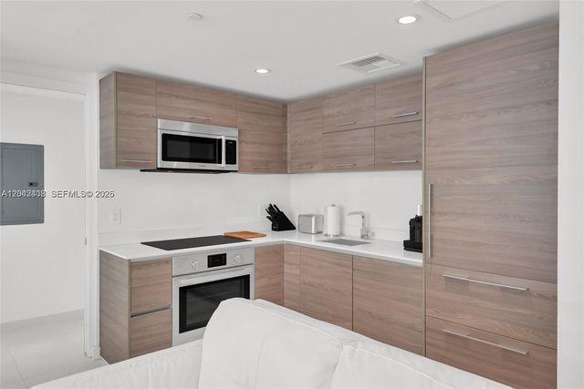 1300 S Miami Ave 3007, Miami, FL 33130