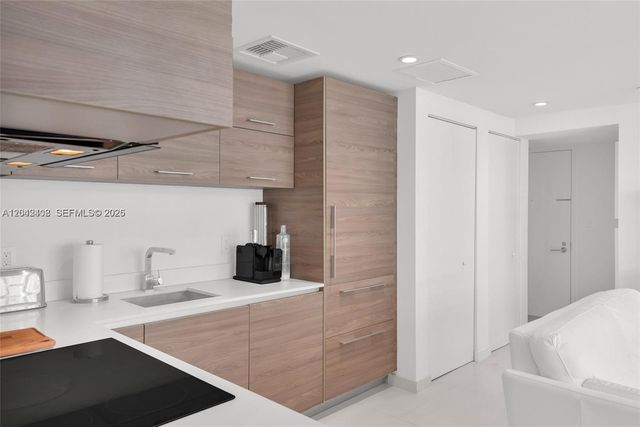 1300 S Miami Ave 3007, Miami, FL 33130