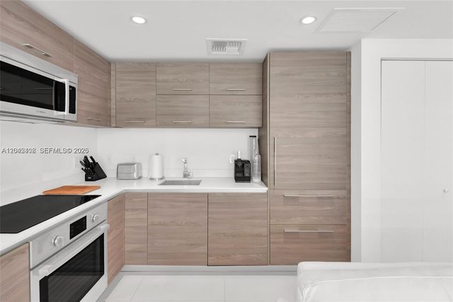 1300 S Miami Ave 3007, Miami, FL 33130