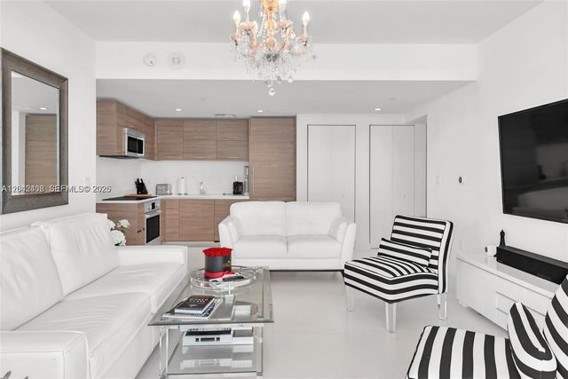 1300 S Miami Ave 3007, Miami, FL 33130