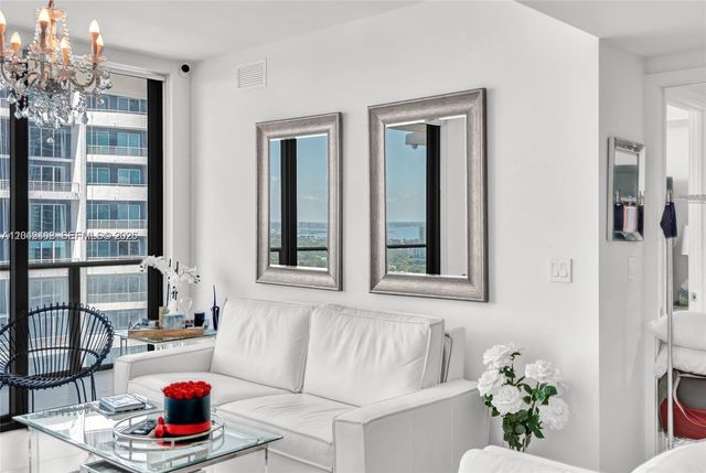 1300 S Miami Ave 3007, Miami, FL 33130