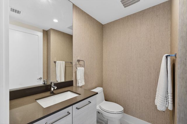 2 Water Club Way 2001, North Palm Beach, FL 33408