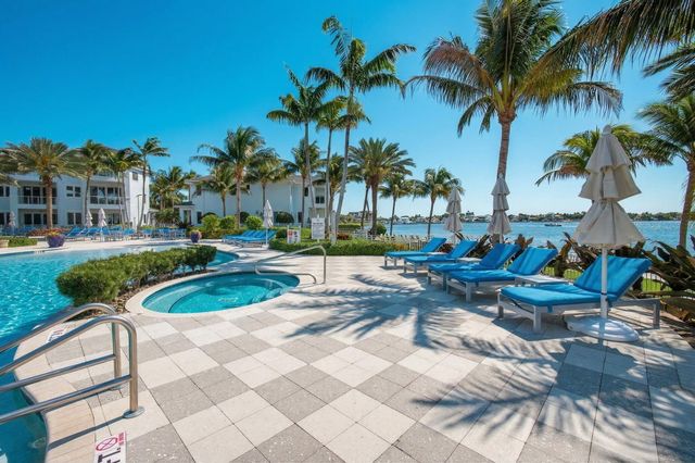 2 Water Club Way 2001, North Palm Beach, FL 33408
