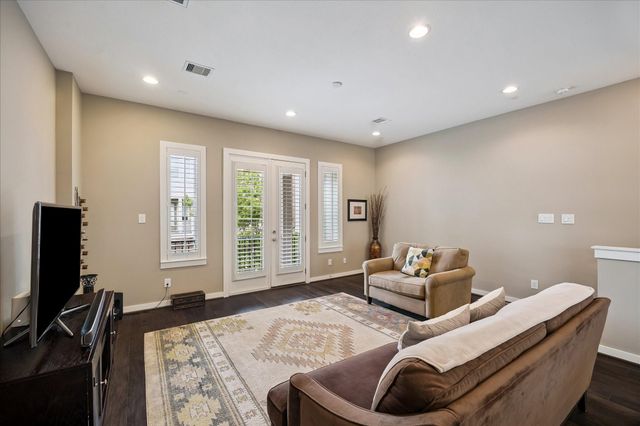 1917 Shearn Street, Houston, TX 77007
