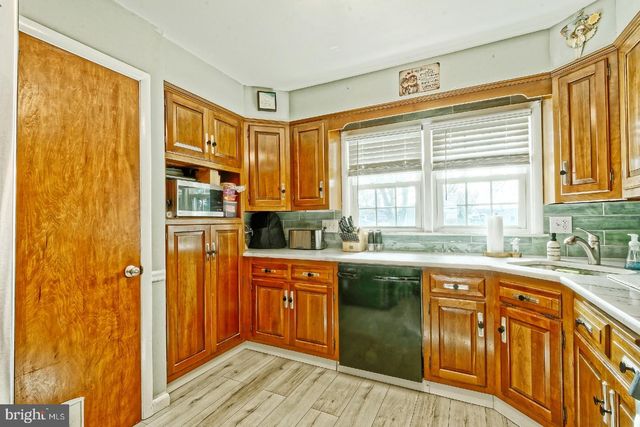 121 MORRIS AVE, Sewell, NJ 08080