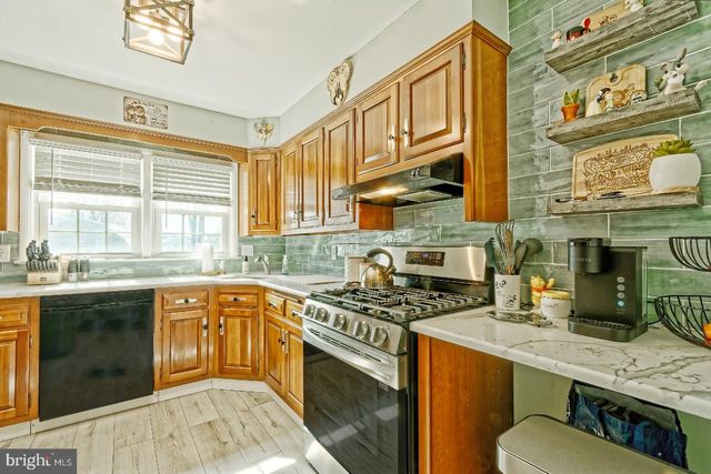 121 MORRIS AVE, Sewell, NJ 08080