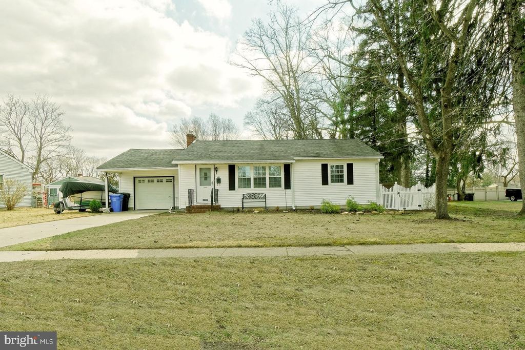 121 MORRIS AVE, Sewell, NJ 08080