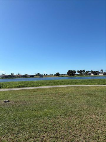 20 PEBBLE BEACH ROAD, Rotonda West, FL 33947