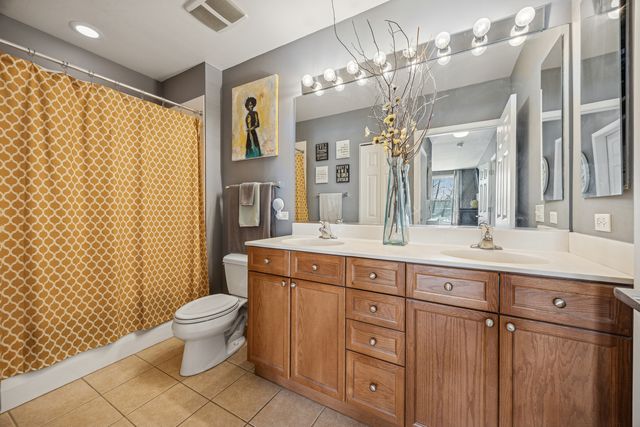 7753 Van Buren Street 211, Forest Park, IL 60130