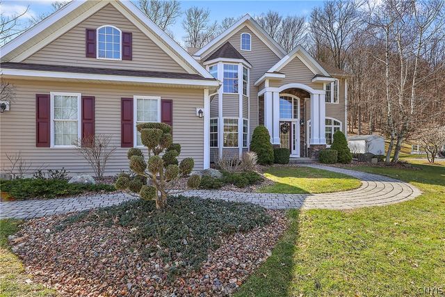 301 Starksboro Drive, Camillus, NY 13031