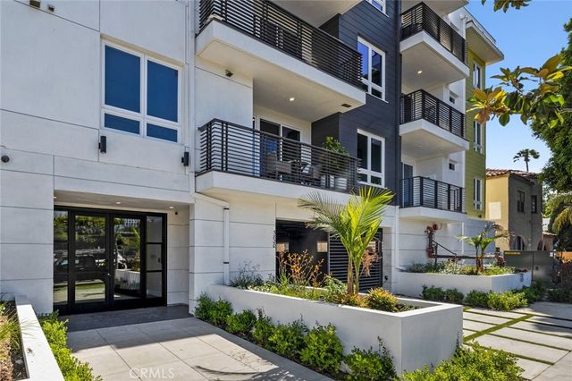 5820 La Mirada Avenue 401, Hollywood, CA 90038