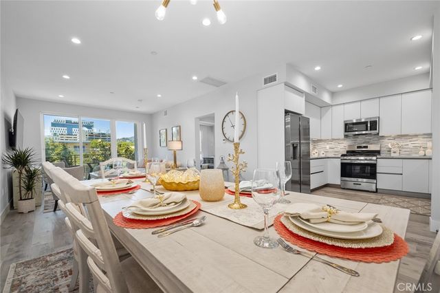 5820 La Mirada Avenue 401, Hollywood, CA 90038