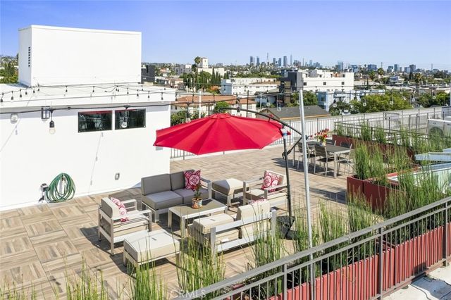 5820 La Mirada Avenue 401, Hollywood, CA 90038