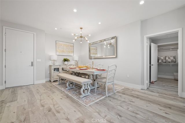 5820 La Mirada Avenue 401, Hollywood, CA 90038
