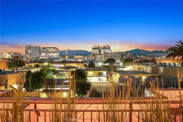 5820 La Mirada Avenue 401, Hollywood, CA 90038