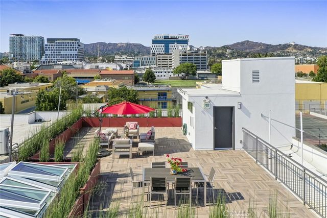 5820 La Mirada Avenue 401, Hollywood, CA 90038
