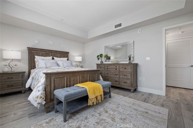 5820 La Mirada Avenue 401, Hollywood, CA 90038