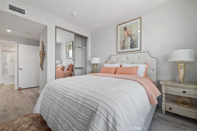 5820 La Mirada Avenue 401, Hollywood, CA 90038
