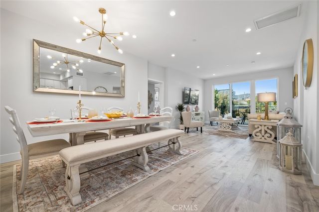 5820 La Mirada Avenue 401, Hollywood, CA 90038