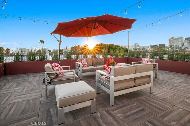 5820 La Mirada Avenue 401, Hollywood, CA 90038