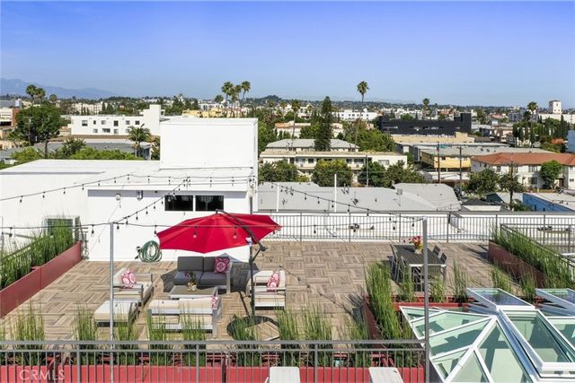 5820 La Mirada Avenue 401, Hollywood, CA 90038