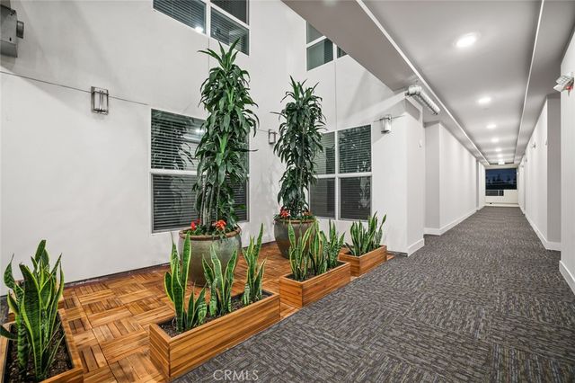 5820 La Mirada Avenue 401, Hollywood, CA 90038