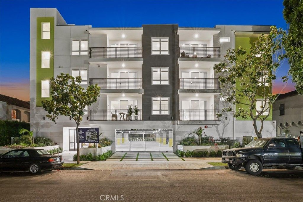 5820 La Mirada Avenue 401, Hollywood, CA 90038