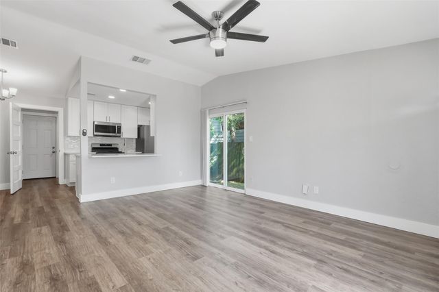 5106 Nuckols Crossing RD B, Austin, TX 78744