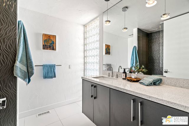 2087 S Toledo Avenue, Palm Springs, CA 92264