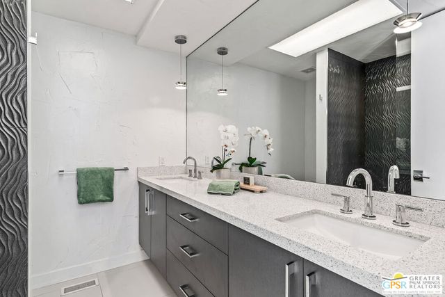 2087 S Toledo Avenue, Palm Springs, CA 92264