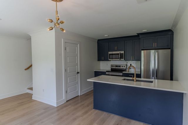 110 Duke St Apt 8, Nashville, TN 37207