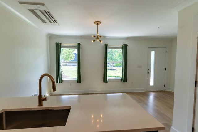 110 Duke St Apt 8, Nashville, TN 37207
