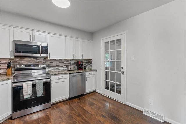 624 Rock DR, Chesapeake, VA 23323