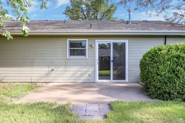 2316 Spain Drive, Manhattan, KS 66502