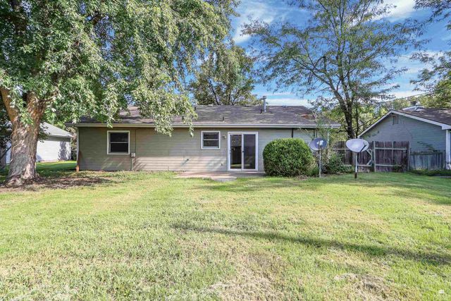 2316 Spain Drive, Manhattan, KS 66502