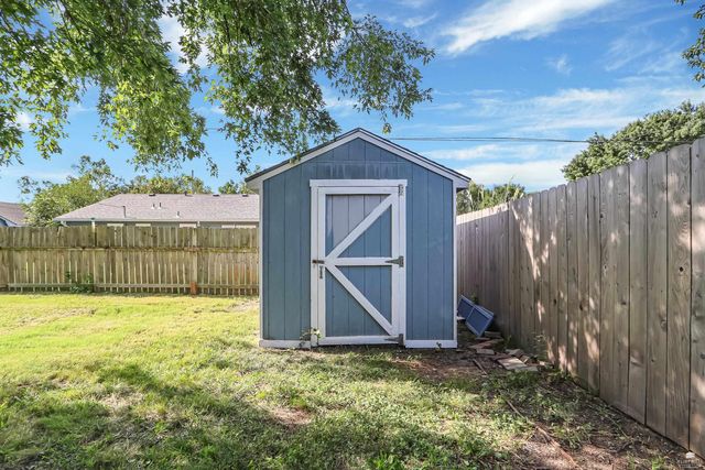 2316 Spain Drive, Manhattan, KS 66502