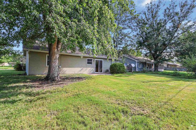 2316 Spain Drive, Manhattan, KS 66502